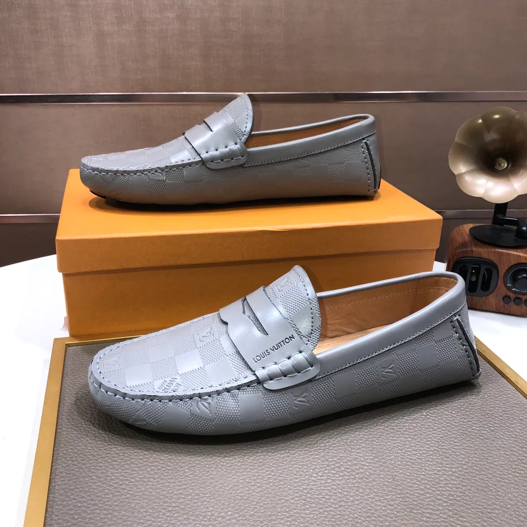 Men's men's shoes 💰420💰 [LV Doudou shoes] (water-dyed cowhide lining) new model is on the market, available on the official website. The new Doudou shoes are processed into single-color materials, and the uppers are made of imported cowhide material. The body of the shoe is fully hemmed with mark thread, and is lined with imported original cowhide leather. The elegant shoe shape is super suitable for all-matching, and the size is 38-44.